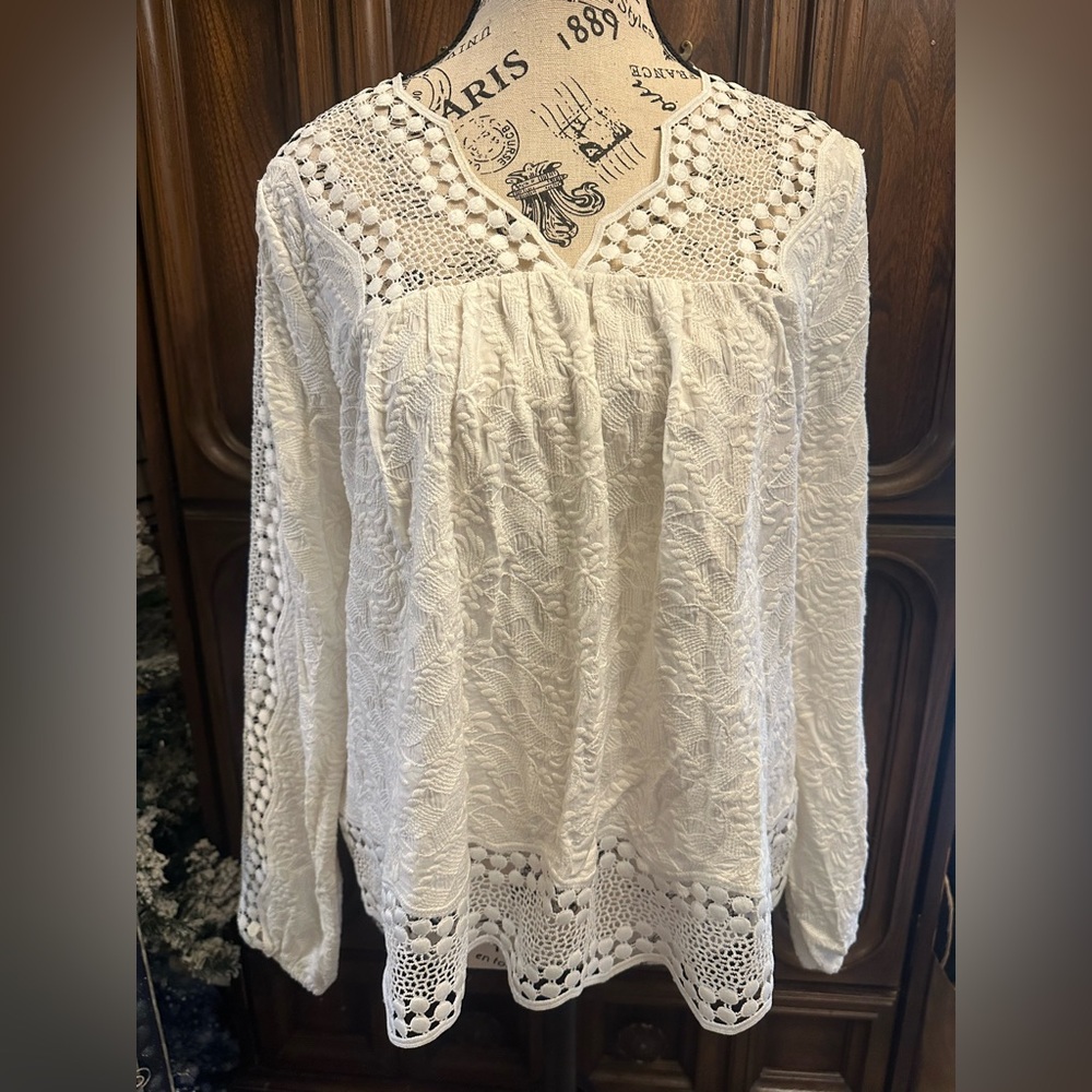 Chic White Lace Women's Blouse